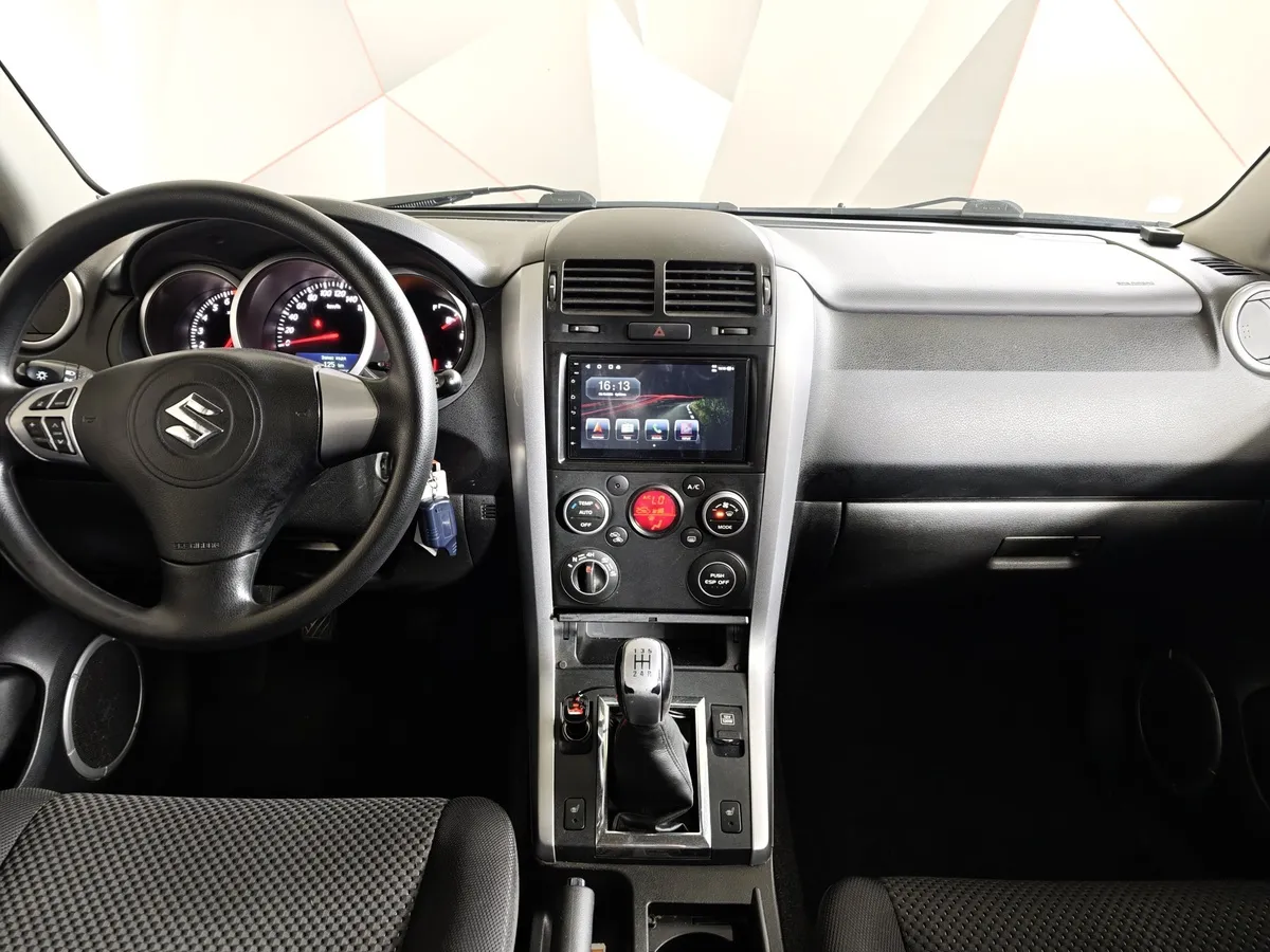 Suzuki Grand Vitara 2.4 AT (169 л.с.) Бежевый в АВИЛОН. Слайд №15