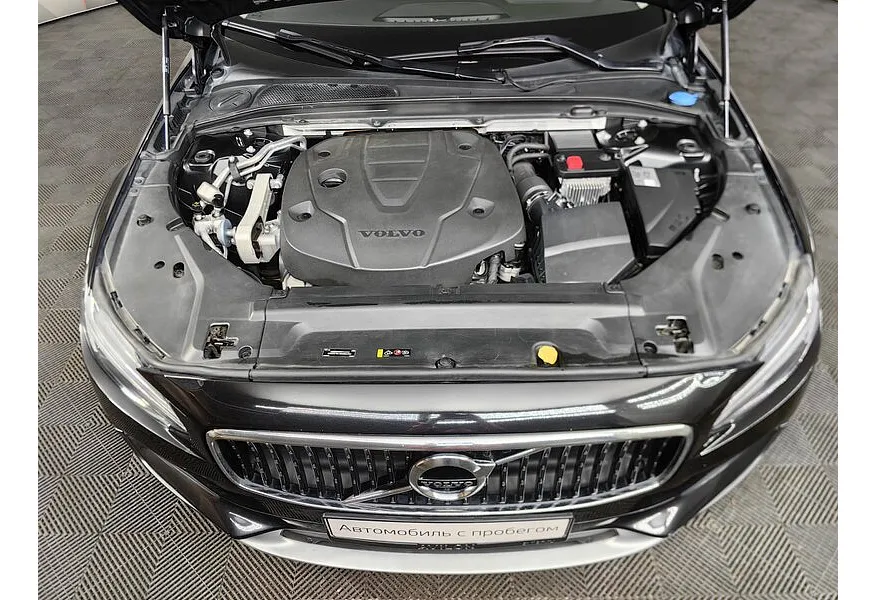 Volvo V90 Cross Country 2.0 D4 AT AWD (190 л.с.) Pro Черный в АВИЛОН. Слайд №11