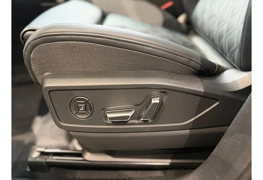 Audi Q5 L 2.0 40 TFSI S tronic quattro (272 л.с.) Зеленый в АВИЛОН. Слайд №16 Audi Q5 L 2.0 40 TFSI S tronic quattro (272 л.с.) Зеленый в АВИЛОН. Слайд №16