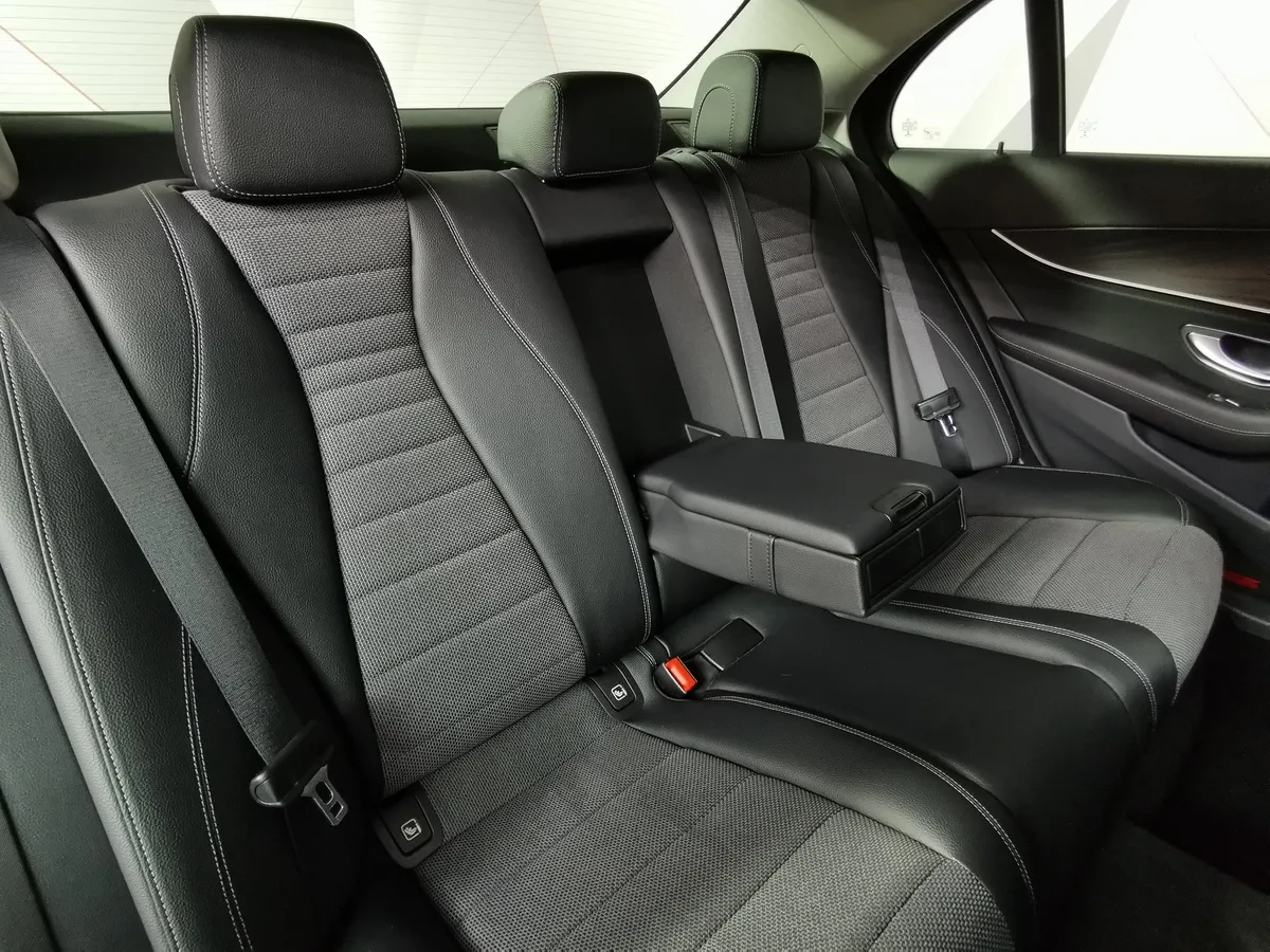Mercedes-Benz E-Класс E 200 9G-TRONIC (197 л.с.) Синий в АВИЛОН. Слайд №17