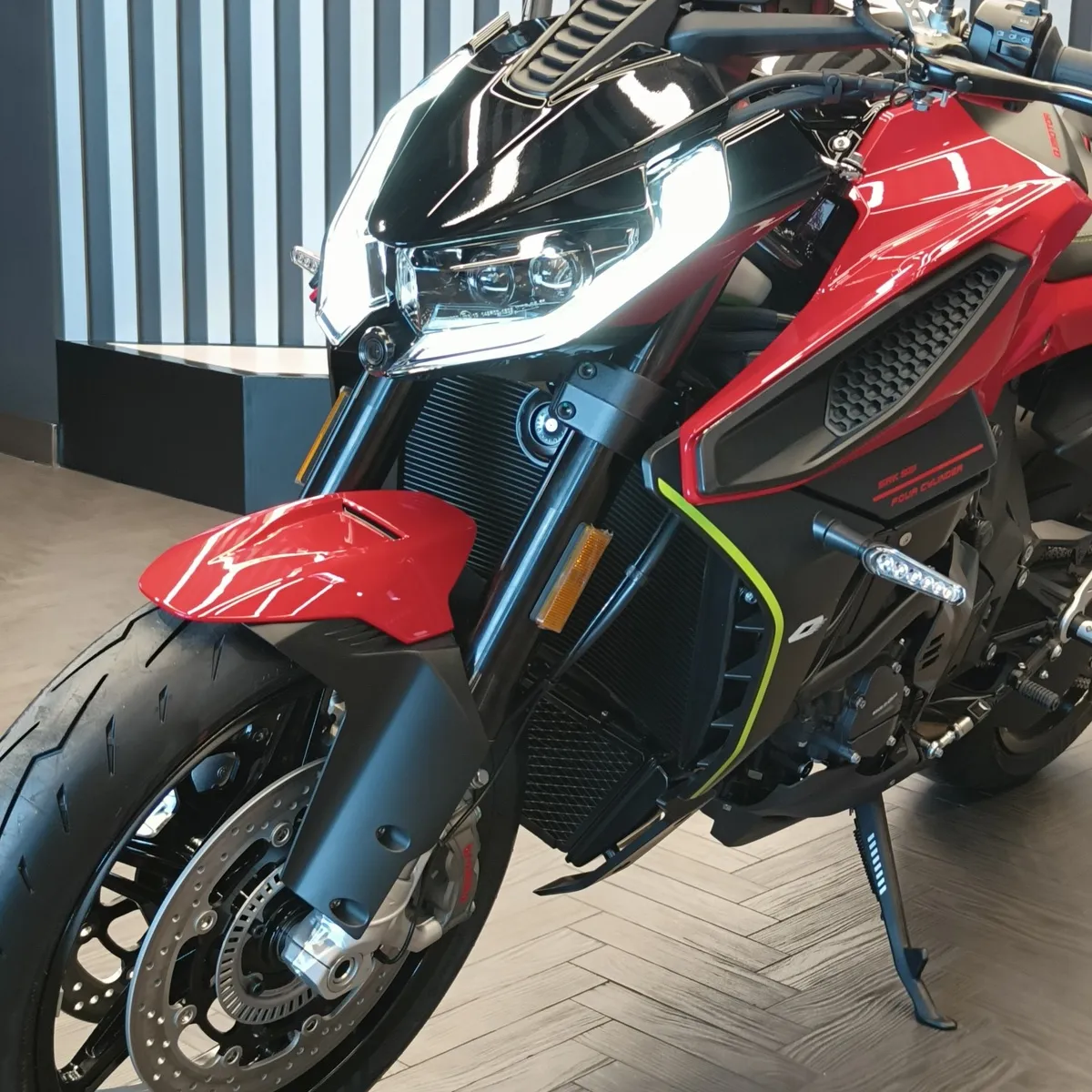 QJMOTOR SRK 921 921 см³ (128 л.с.) (128) 921 Красный в АВИЛОН. Слайд №7