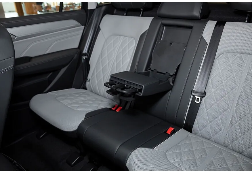 Volkswagen Tavendor 2.0TSI DSG 4WD (220 л.с.) R-Line Touring Edition Черный в АВИЛОН. Слайд №9