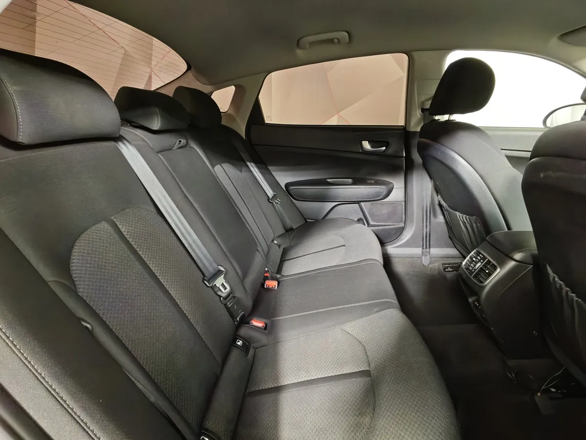 Kia Optima 2.0 AT (150 л.с.) Classic Белый в АВИЛОН. Слайд №16