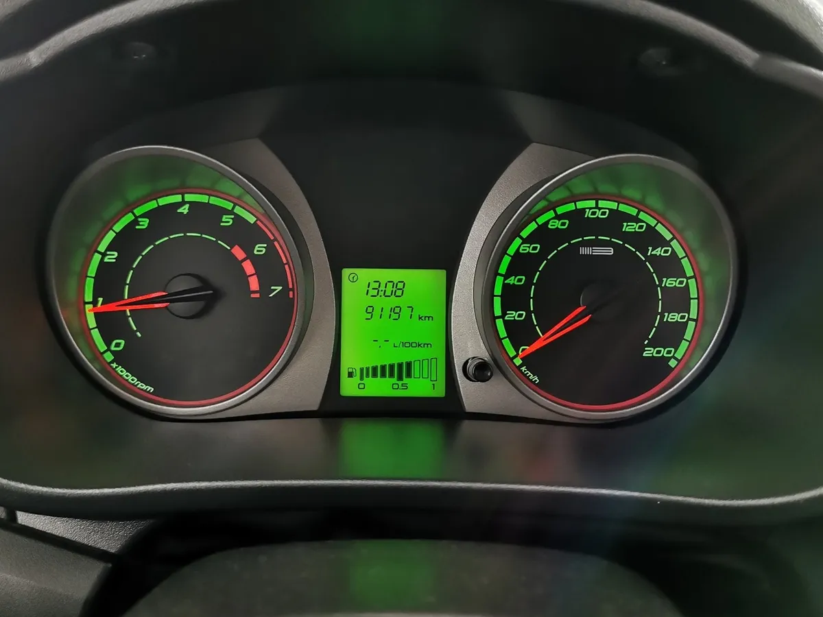ВАЗ (Lada) Kalina 1.6 MT 16 кл (Евро-4) (98 л.с.) Золотой в АВИЛОН. Слайд №17