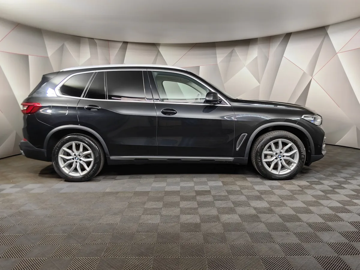 BMW X5 xDrive30d Steptronic (249 л.с.) xLine Черный в АВИЛОН. Слайд №6