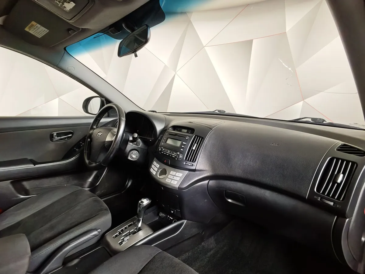 Hyundai Elantra 1.6 AT (122 л.с.) Белый в АВИЛОН. Слайд №11