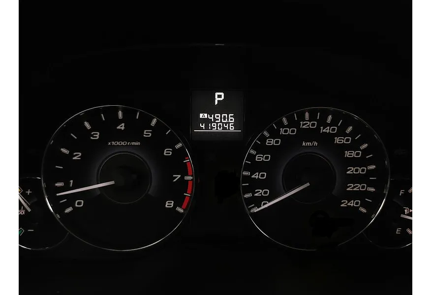 Subaru Outback 2.5 Lineartronic AWD (167 л.с.) Белый в АВИЛОН. Слайд №17