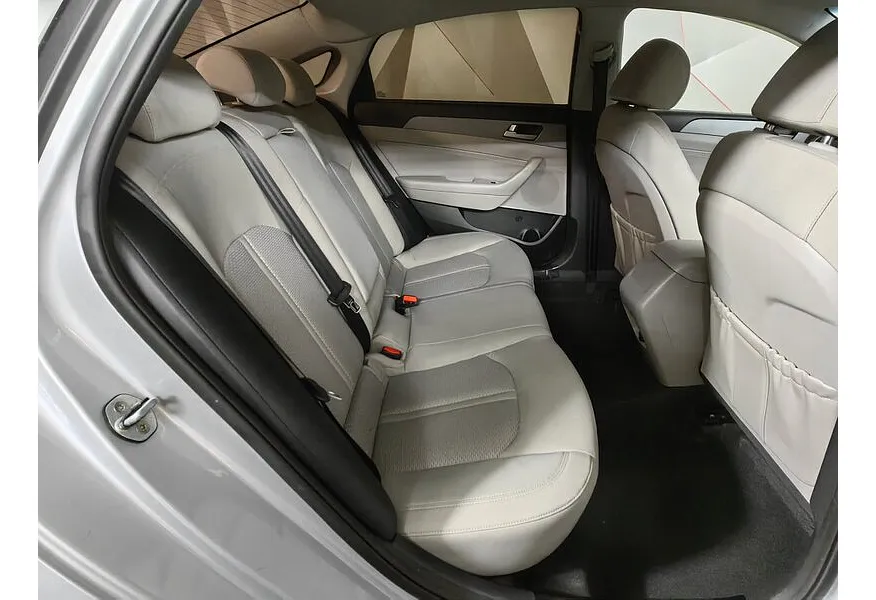 Hyundai Sonata 2.0 MPi AT (150 л.с.) Comfort Серебристый в АВИЛОН. Слайд №11