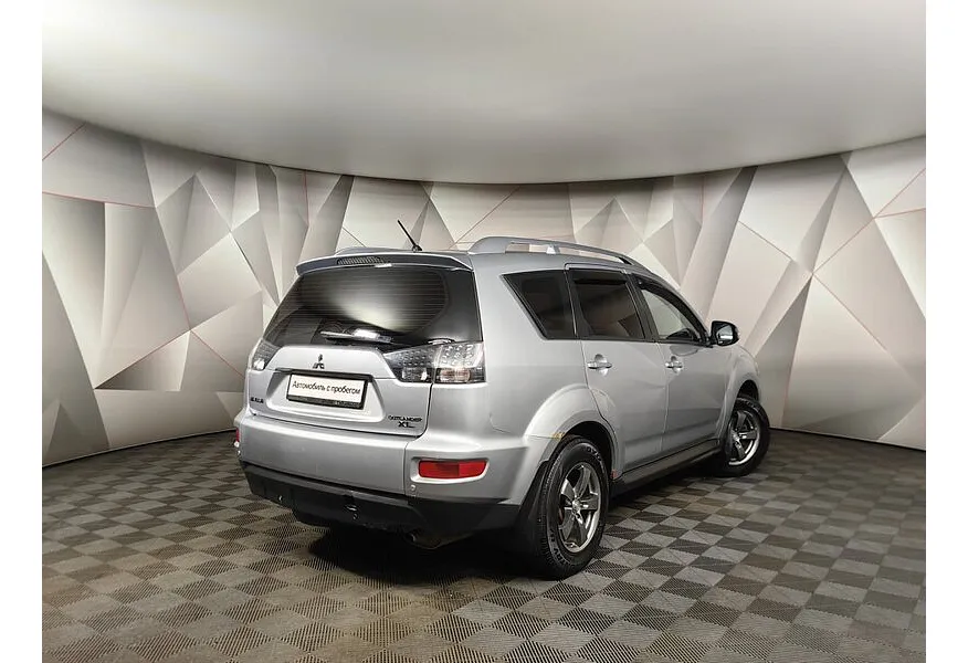 LIVE. Слайд №8