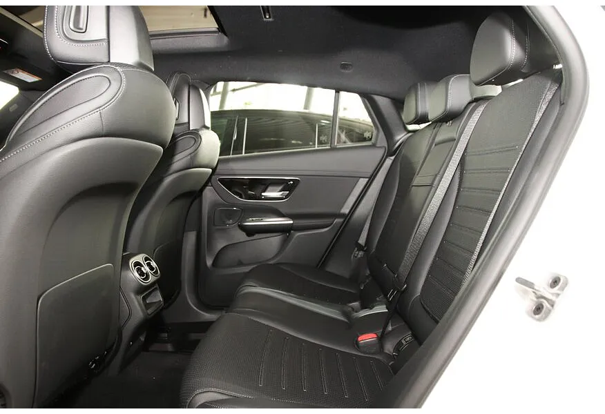 Mercedes-Benz GLC Купе 260 9G-TRONIC 4MATIC (204 л.с.) Черный в АВИЛОН. Слайд №14