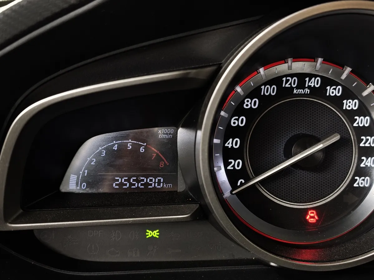 Mazda 3 1.6 MT (104 л.с.) Белый в АВИЛОН. Слайд №16