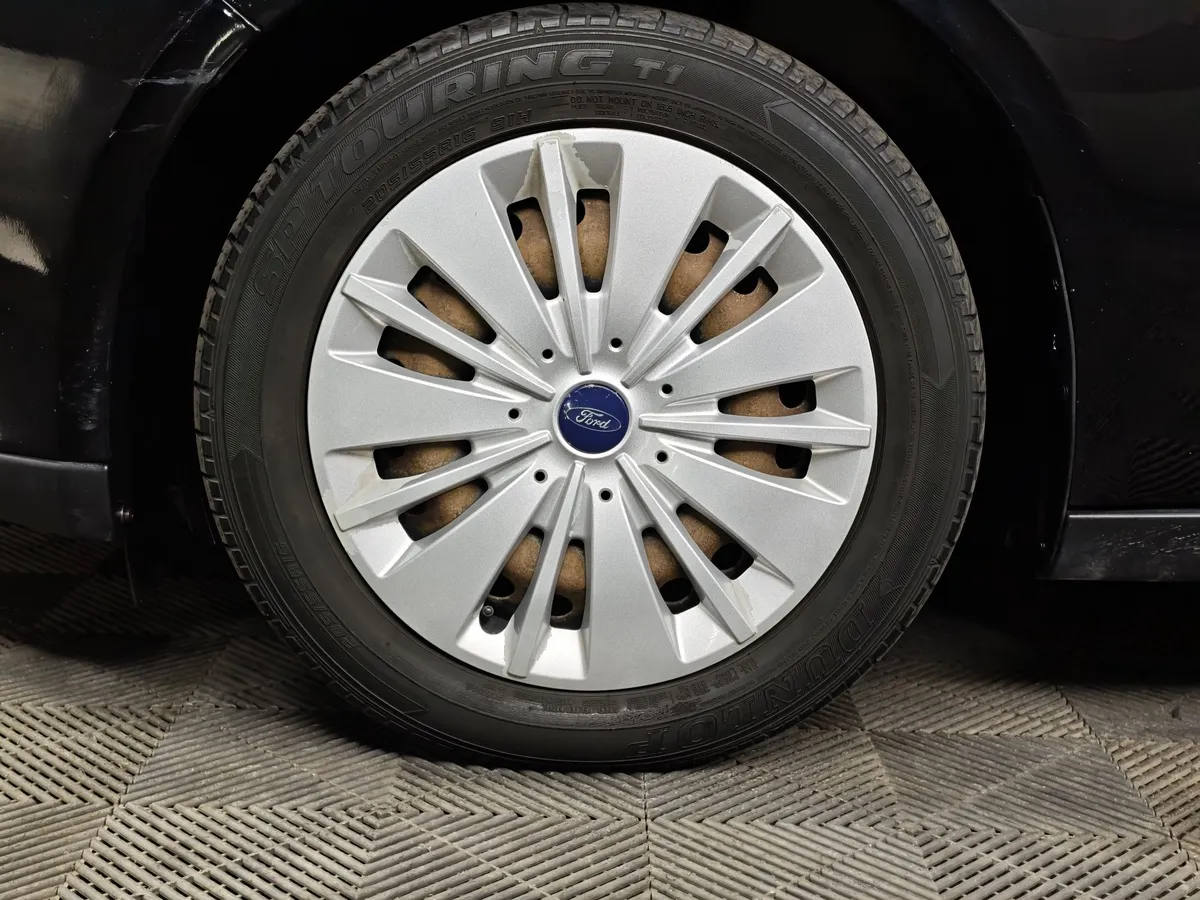 Ford Focus 1.6 Ti-VCT PowerShift (125 л.с.) Trend Черный в АВИЛОН. Слайд №9