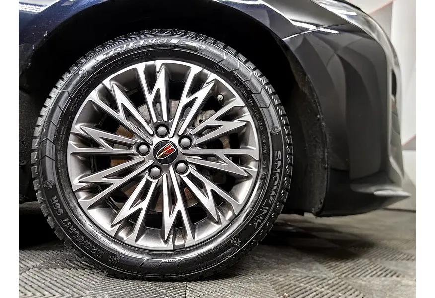 Hongqi H5 2.0 AT (218 л.с.) Basic Черный в АВИЛОН. Слайд №9