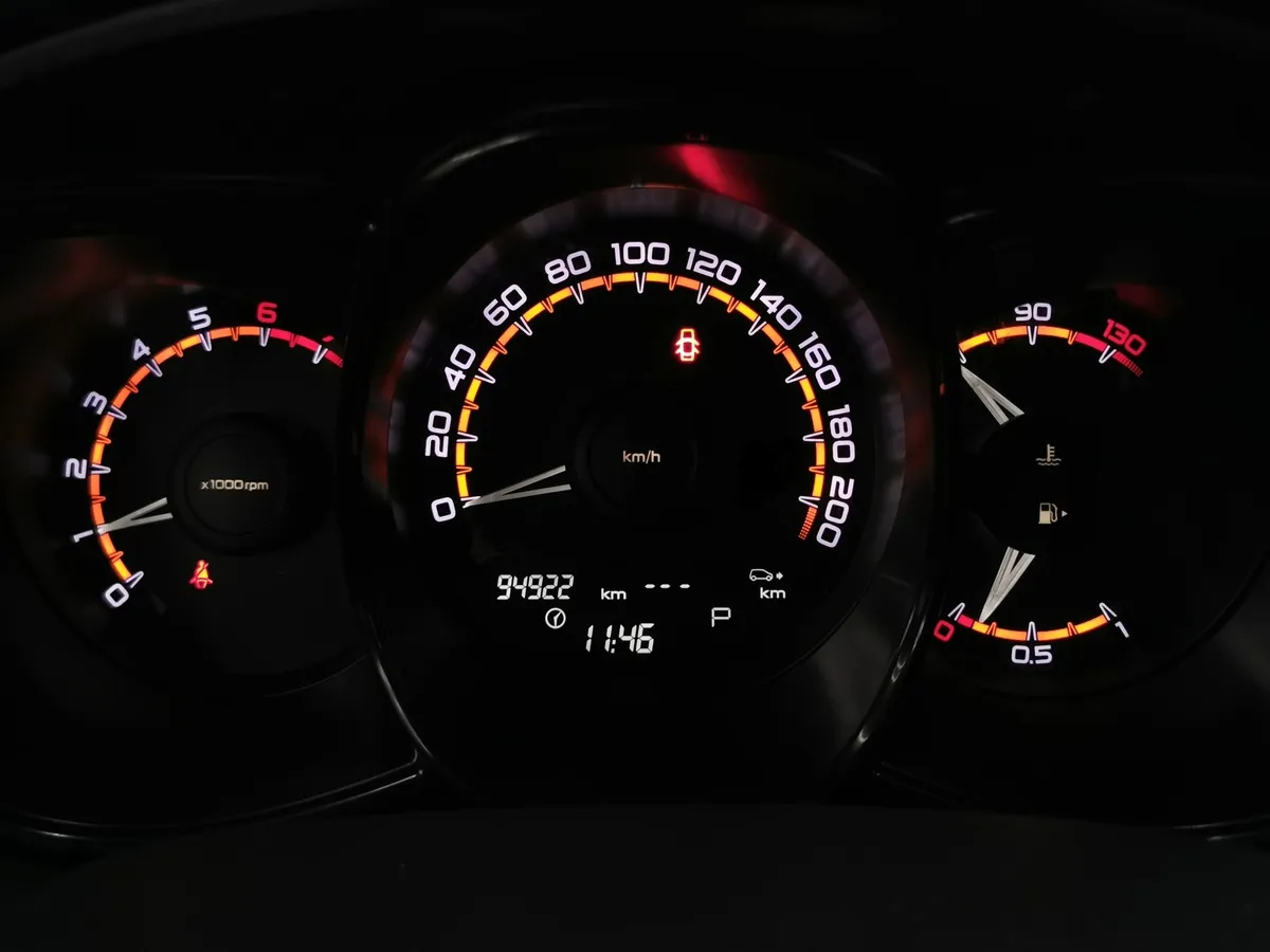 ВАЗ (Lada) Vesta 1.6 CVT (113 л.с.) Luxe Multimedia Синий в АВИЛОН. Слайд №15