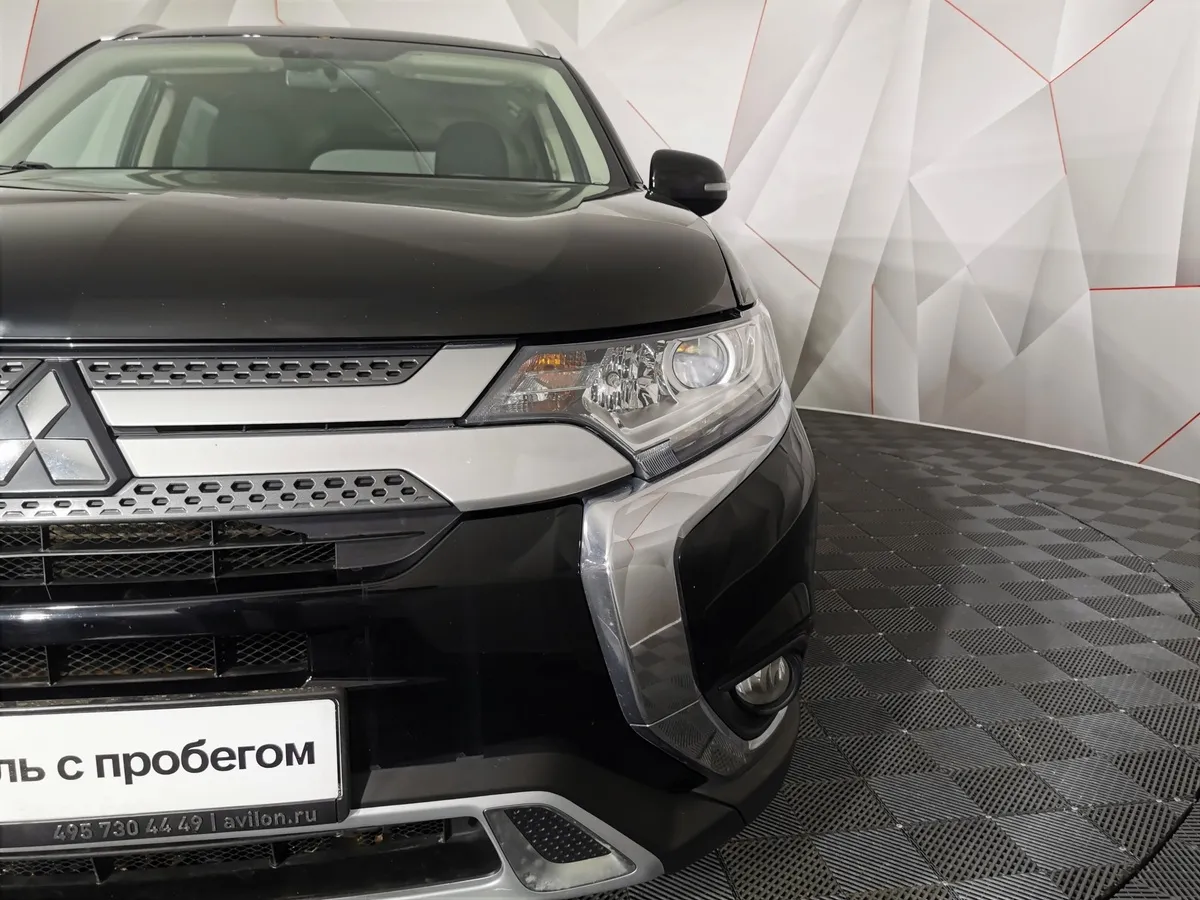 Mitsubishi Outlander 2.0 MIVEC CVT 2WD (146 л.с.) Invite Черный в АВИЛОН. Слайд №10