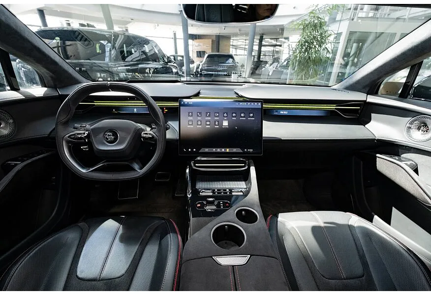 Lotus Eletre AT 4WD (612 л.с.) S+ Серый в АВИЛОН. Слайд №12