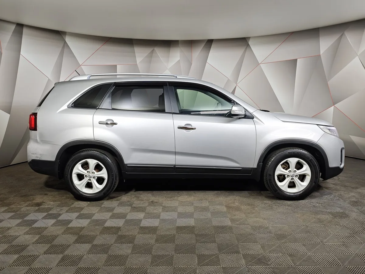 Kia Sorento 2.4 AT (175 л.с.) Classic Серебристый в АВИЛОН. Слайд №6