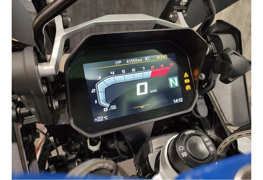 LIVE. Слайд №7