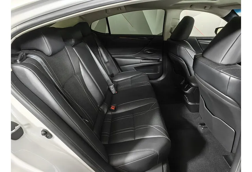 Lexus ES 250 AT (184 л.с.) Белый в АВИЛОН. Слайд №16