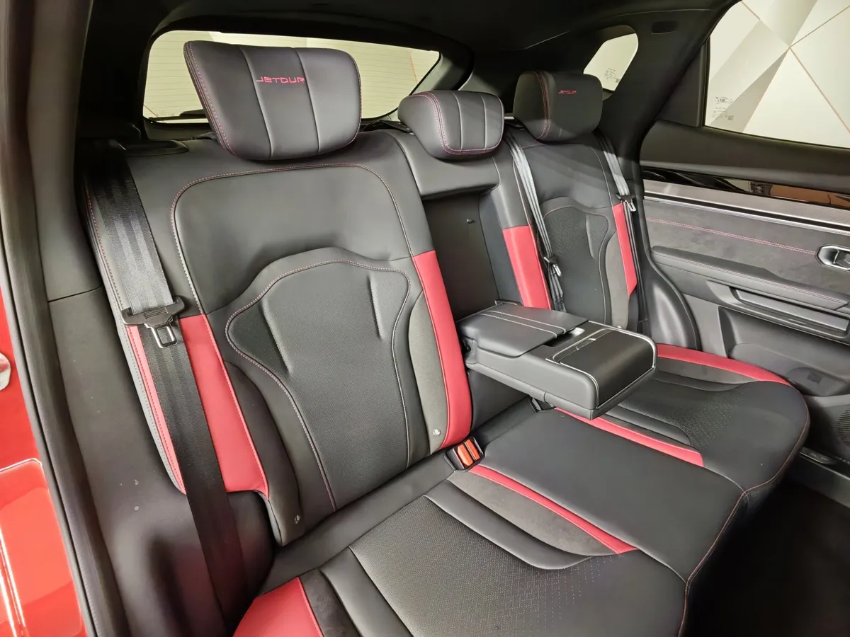 JETOUR Dashing 1.6T 7DCT 2WD (190 л.с.) Luxury Красный в АВИЛОН. Слайд №17