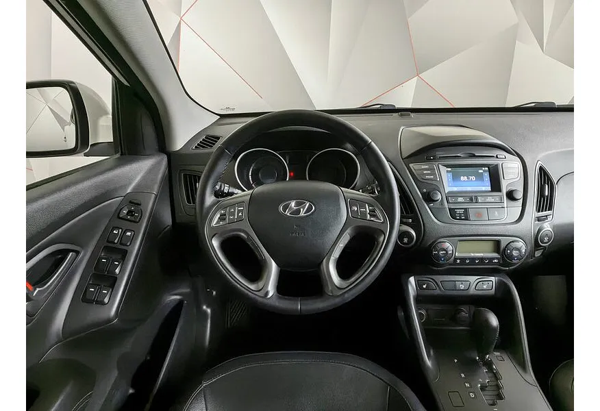 Hyundai ix35 2.0 CRDi AT 4WD (136 л.с.) Comfort Белый в АВИЛОН. Слайд №13