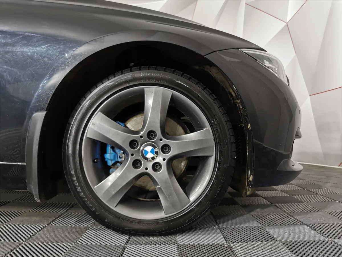 BMW 3 серия 318i AT (136 л.с.) Черный в АВИЛОН. Слайд №7