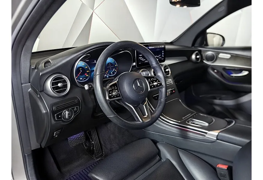 Mercedes-Benz GLC Купе 220 d 9G-TRONIC 4MATIC (194 л.с.) Premium Серебристый в АВИЛОН. Слайд №19