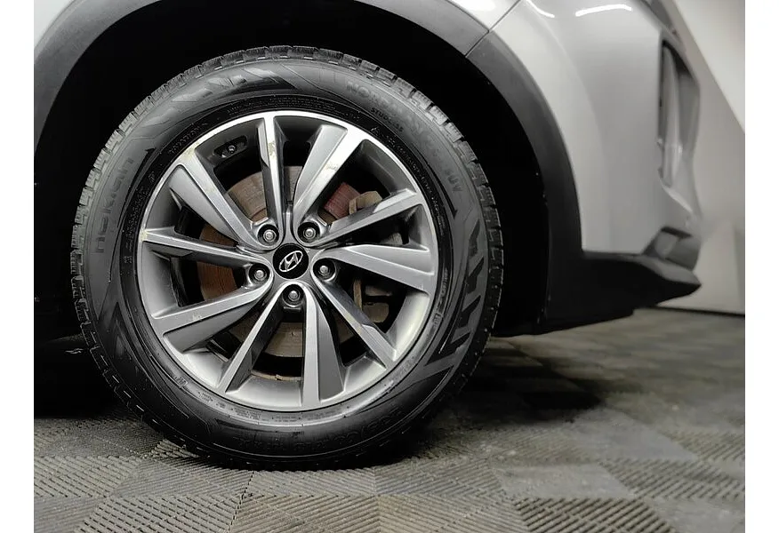 Hyundai Santa Fe 2.4 (188 л.с.) - 6AT Premier Серый в АВИЛОН. Слайд №9