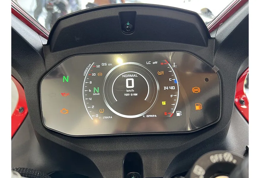 LIVE. Слайд №8