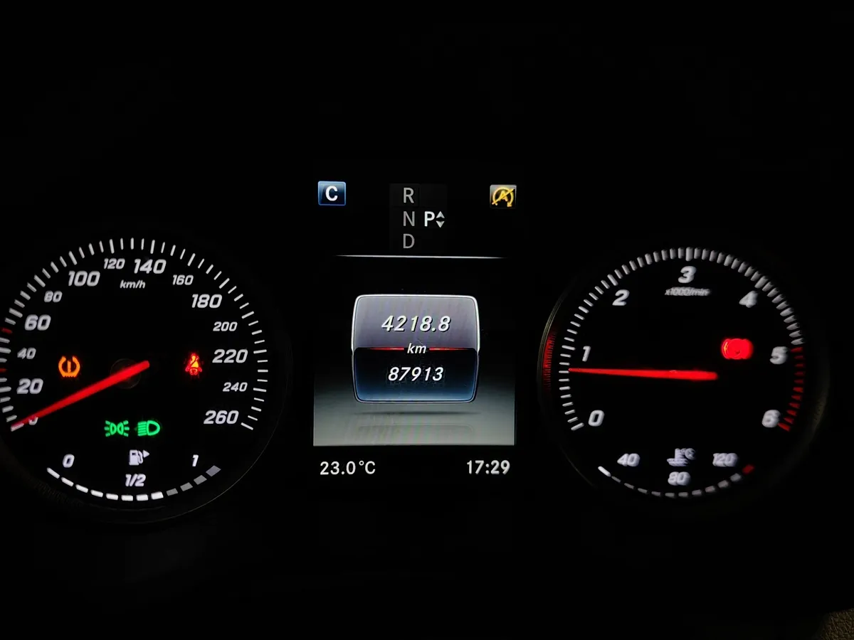 Mercedes-Benz GLC Купе 250 d 9G-TRONIC 4MATIC (204 л.с.) Sport Синий в АВИЛОН. Слайд №18