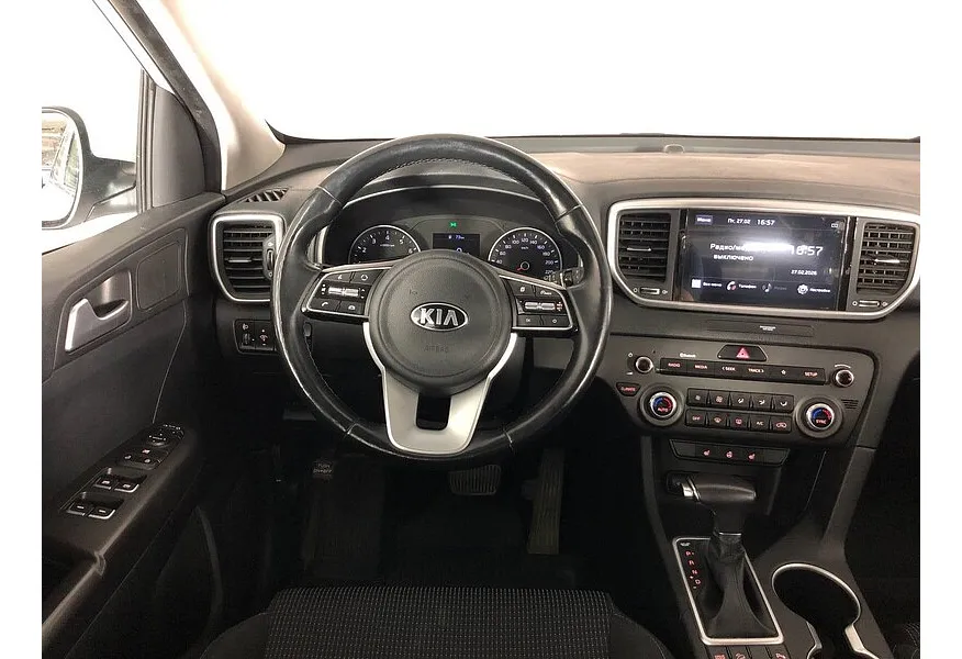 Kia Sportage 2.0 AT 2WD (150 л.с.) Luxe Plus Белый в АВИЛОН. Слайд №4