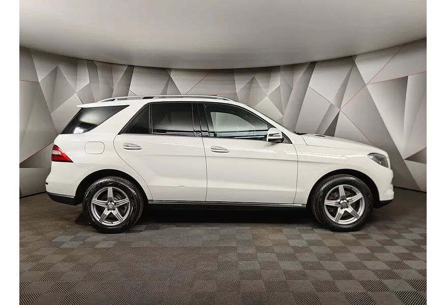 Mercedes-Benz M-Класс ML 300 BlueEfficiency 7G-Tronic Plus 4Matic (249 л.с.) Белый в АВИЛОН. Слайд №6