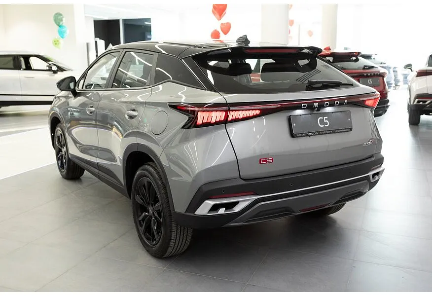 Omoda C5 1.6T DCT 4WD (150 л.с.) Supreme (2 цвета) Серебристый в АВИЛОН. Слайд №6