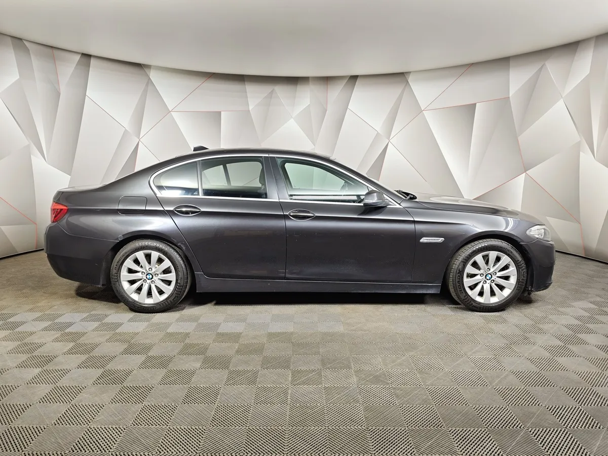 BMW 5 серия 520i AT (184 л.с.) Серый в АВИЛОН. Слайд №6