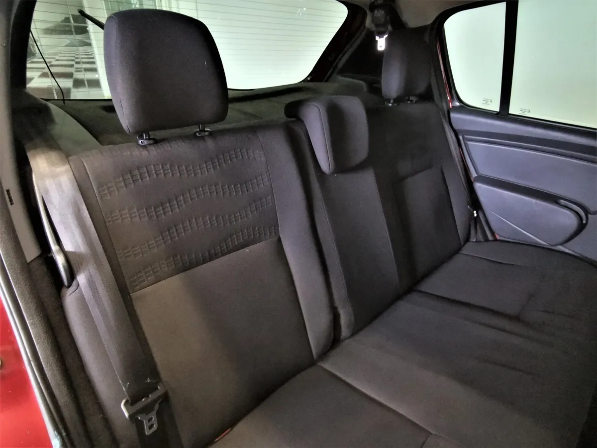 Renault Sandero 1.6 AT (103 л.с.) Stepway Красный в АВИЛОН. Слайд №15