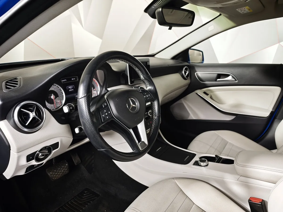 Mercedes-Benz A-Класс A 180 7G-DCT (122 л.с.) Особая серия Голубой в АВИЛОН. Слайд №17