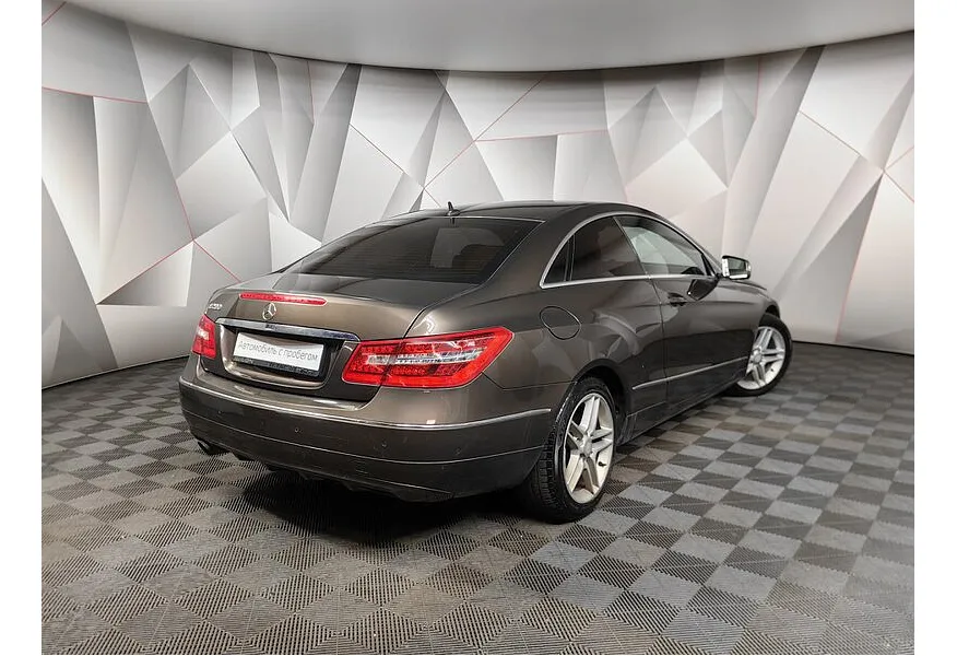 LIVE. Слайд №8