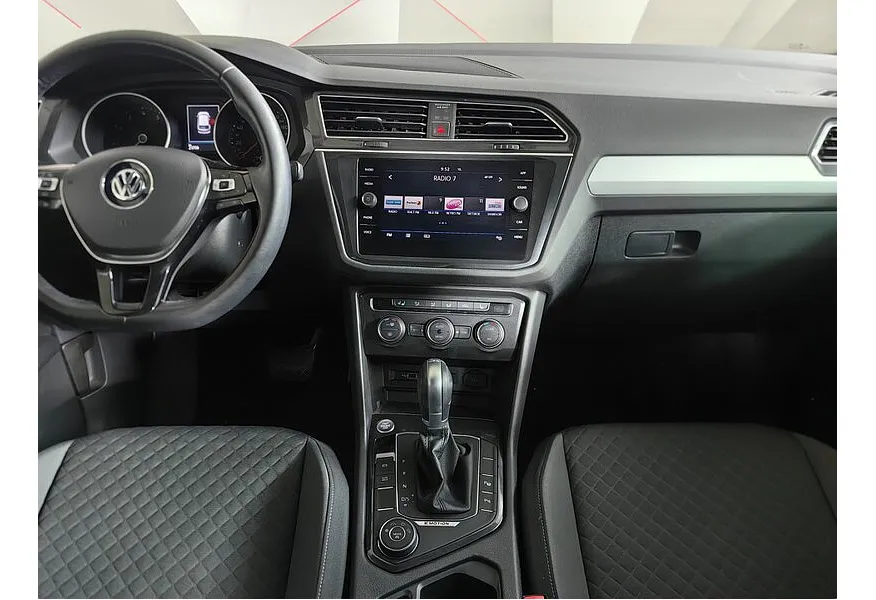 Volkswagen Tiguan 1.4 TSI 4Motion DSG (150 л.с.) Comfortline Бежевый в АВИЛОН. Слайд №14