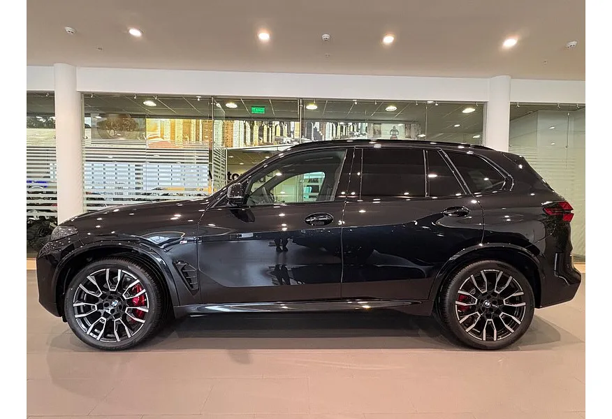 BMW X5 xDrive30d Steptronic (286 л.с.) Черный в АВИЛОН. Слайд №2