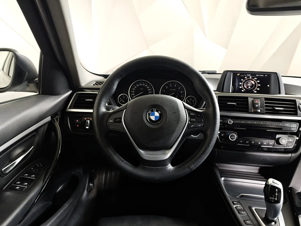 BMW 3 серия 318i AT (136 л.с.) Белый в АВИЛОН. Слайд №14