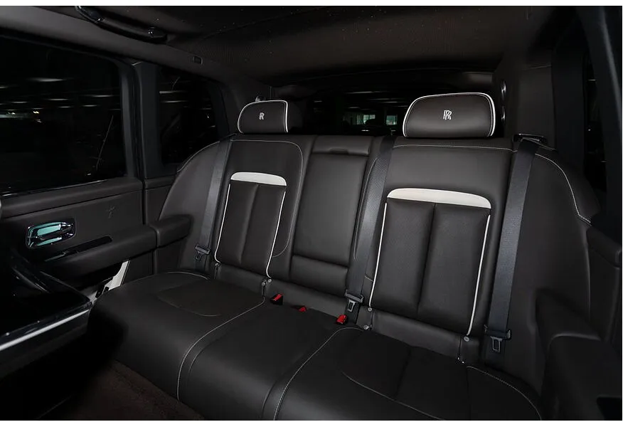 Rolls-Royce Cullinan 6.75 AT AWD (571 л.с.) Individual Черный в АВИЛОН. Слайд №36