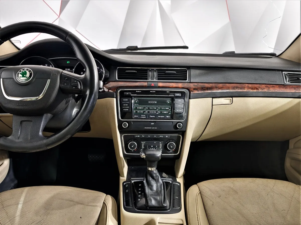 Skoda Superb 2.0 TDI DSG (140 л.с.) Серый в АВИЛОН. Слайд №11
