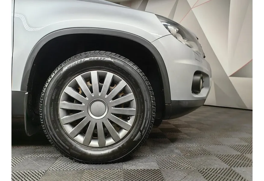 Volkswagen Tiguan 2.0 TSI 4Motion AT (170 л.с.) Track & Field Серебристый в АВИЛОН. Слайд №9