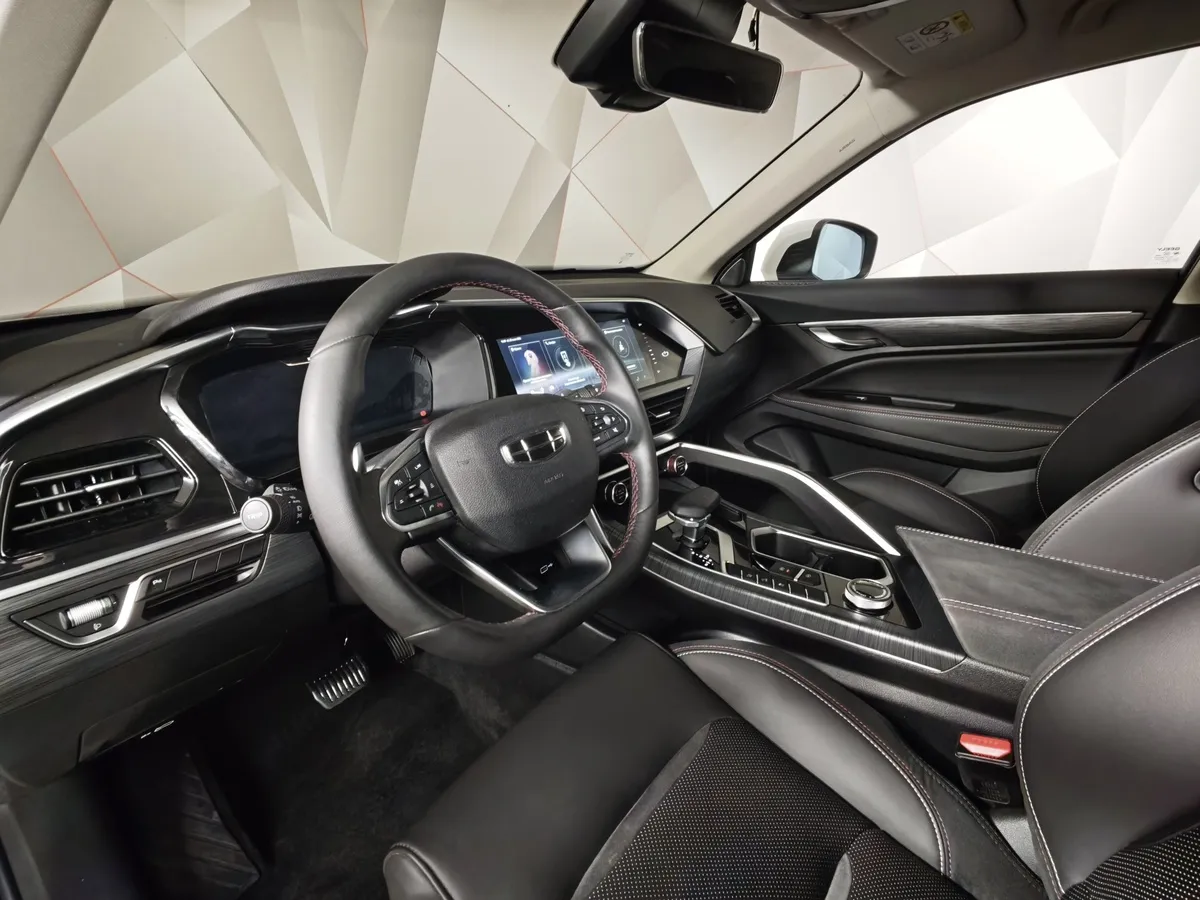 Geely Tugella 2.0 AT AWD (238 л.с.) Flagship Белый в АВИЛОН. Слайд №18