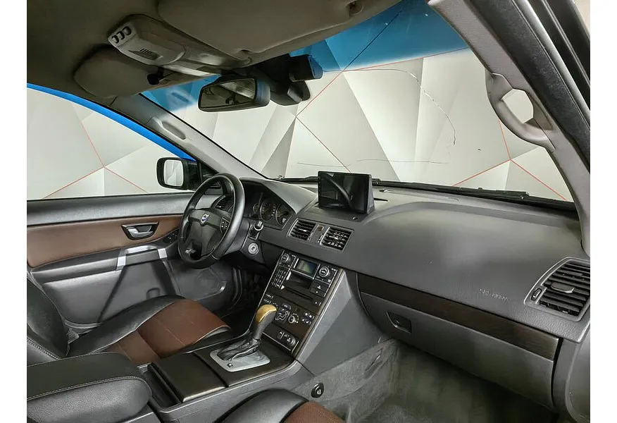 Volvo XC90 2.5 T5 Geartronic AWD (5 мест) (210 л.с.) Черный в АВИЛОН. Слайд №12