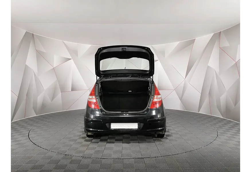 Hyundai i30 1.5 AT (110 л.с.) Elegance Черный в АВИЛОН. Слайд №12