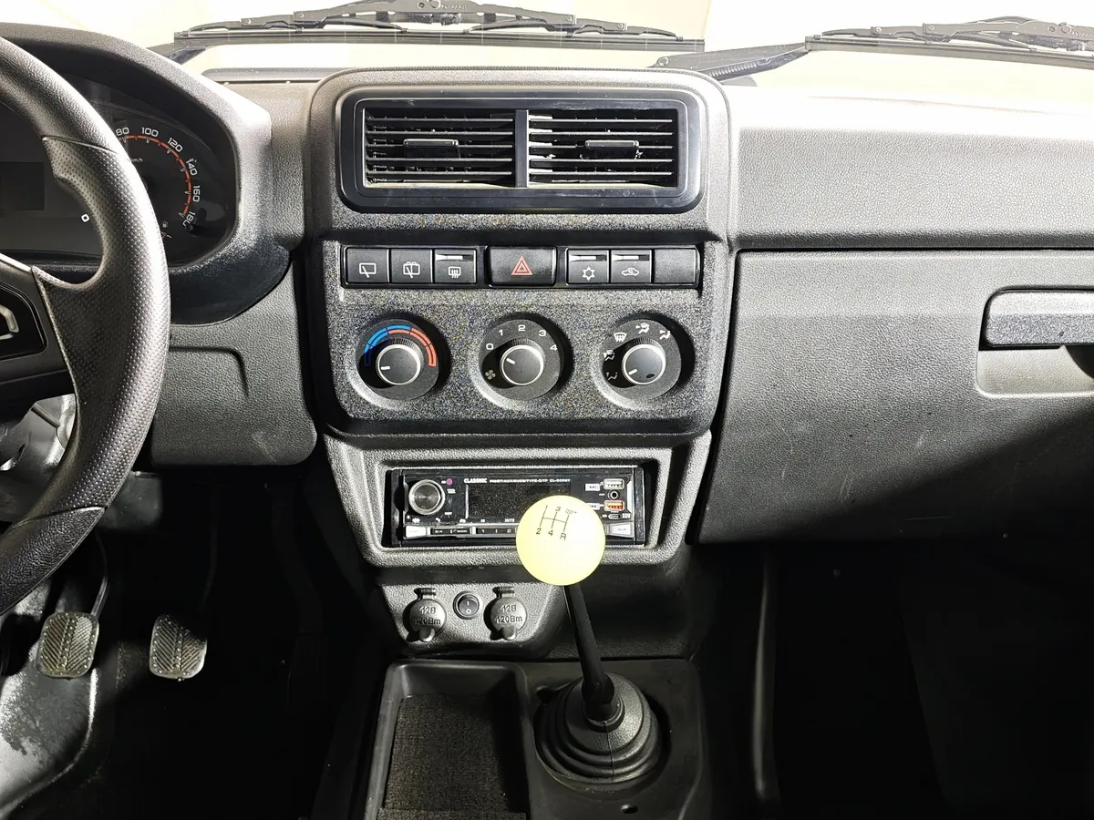 ВАЗ (Lada) 4x4 1.7 MT 8 кл. (Евро-4) (83 л.с.) Белый в АВИЛОН. Слайд №13