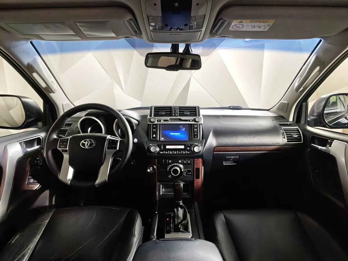 Toyota Land Cruiser Prado 4.0 AT 4WD (282 л.с.) Черный в АВИЛОН. Слайд №14