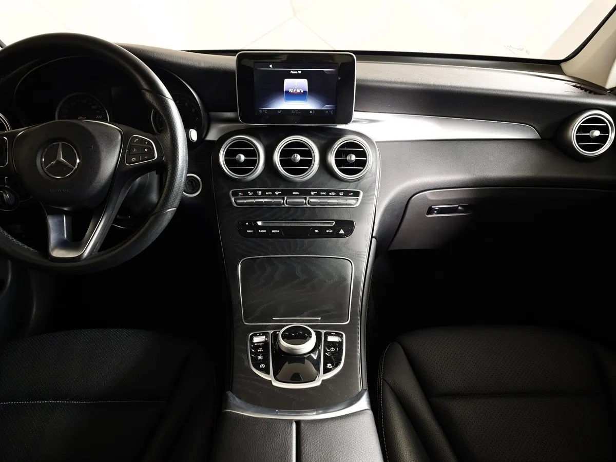 Mercedes-Benz GLC 250 9G-TRONIC 4MATIC (211 л.с.) Особая серия Серый в АВИЛОН. Слайд №15