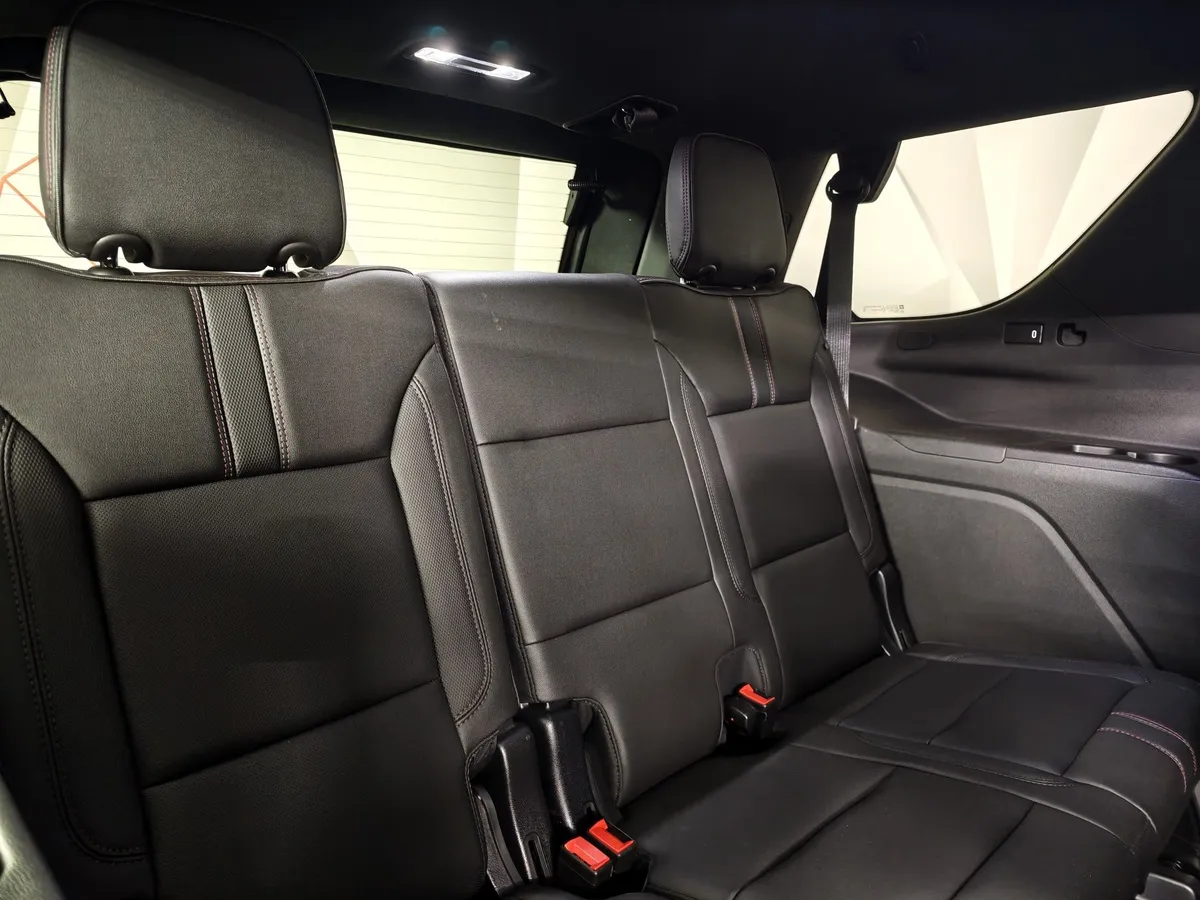 Chevrolet Tahoe 5.3 AT 4WD (343 л.с.) RST Белый в АВИЛОН. Слайд №26